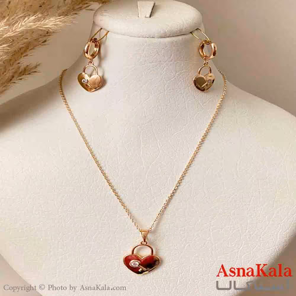 نیم ست زنانه ژوپینگ مدل قلب نگینی شامل گوشواره و آویز رنگ طلایی کد NIM14958W