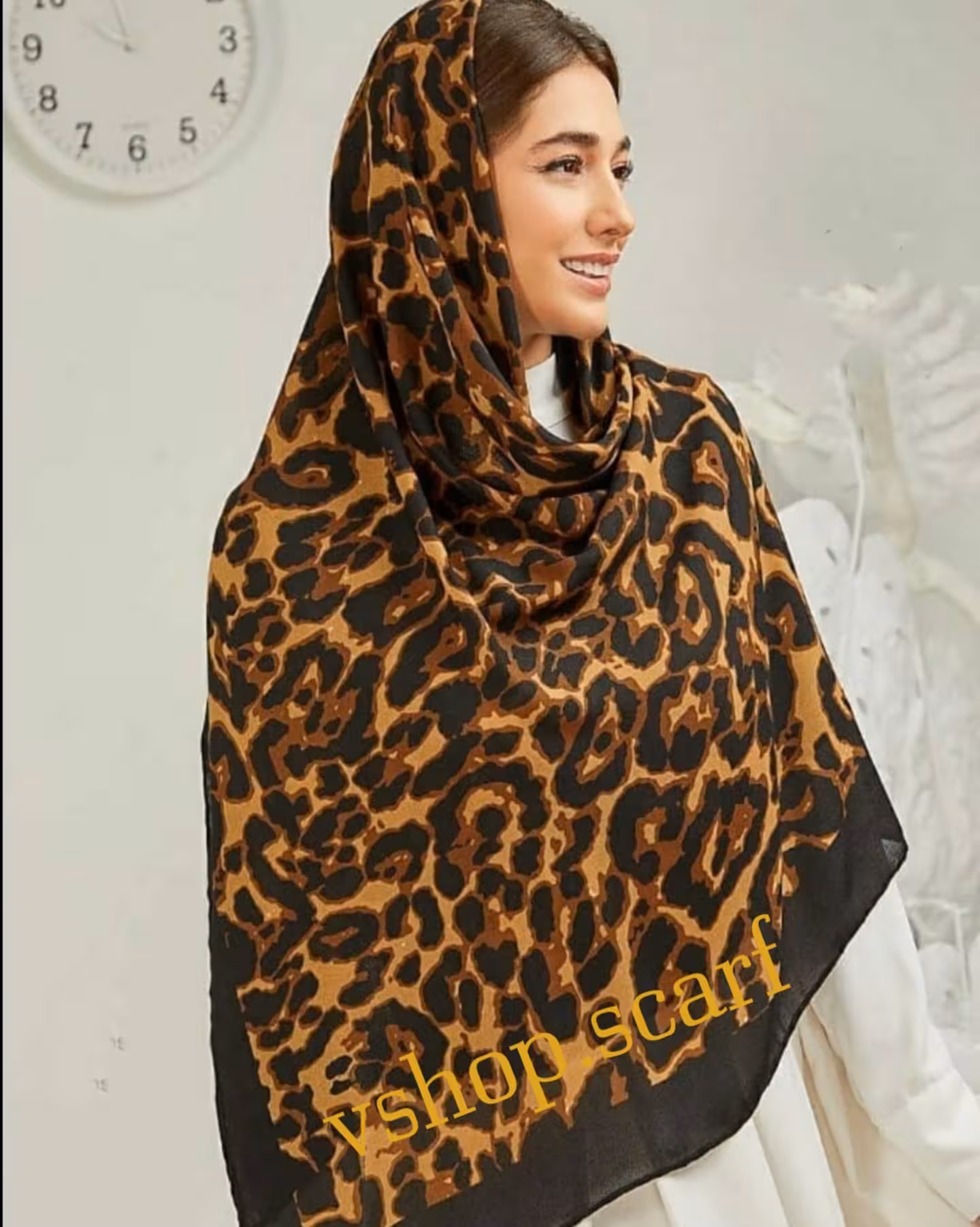 روسری پلنگی دور دست