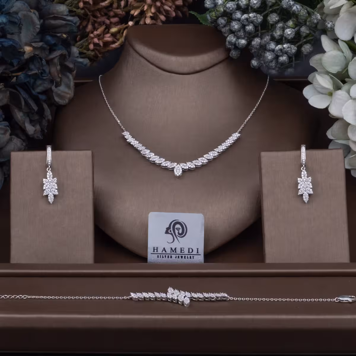 سرویس نقره زنانه ظریف مجلسی مدل SIC B2