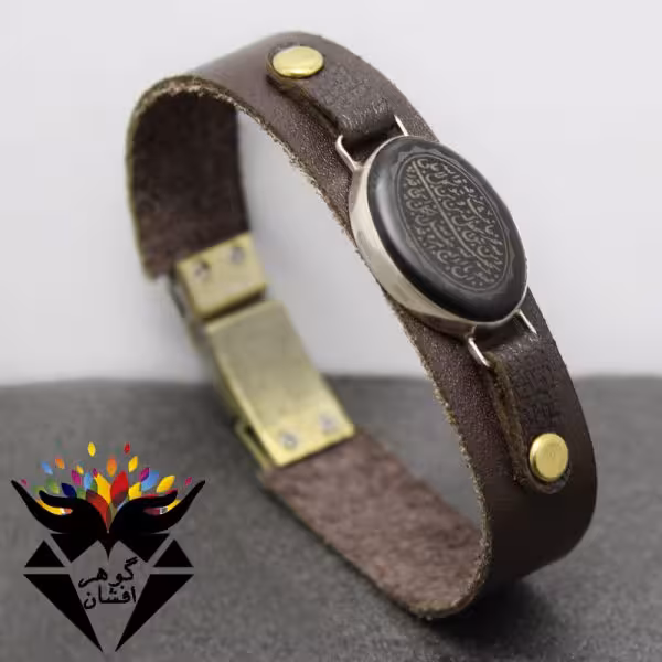 دستبند عقیق سیاه مات حکاکی و من یتق الله کد D_1884