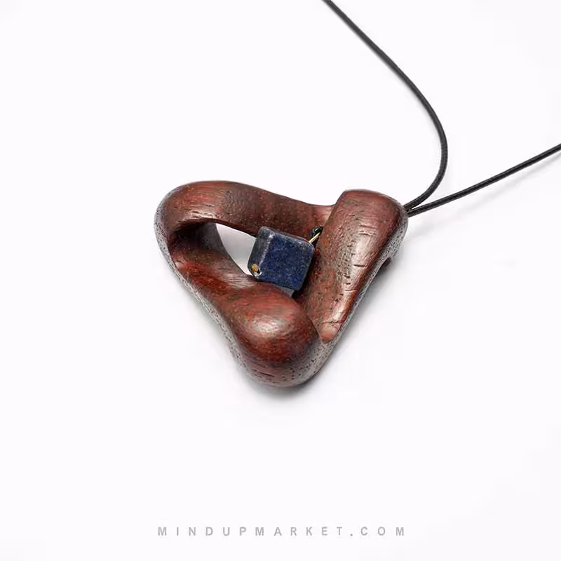 گردنبند سنگی مثلث پنروز