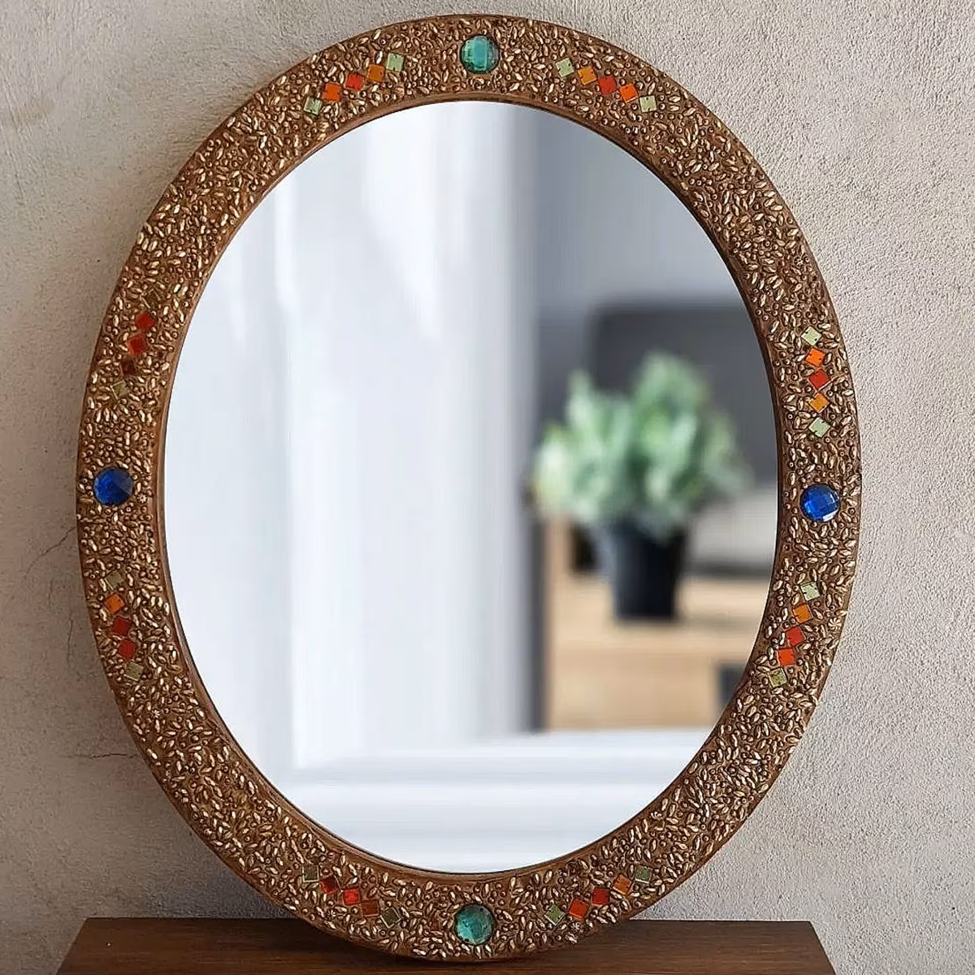 قاب آینه بیضی چوبی کارشده با نگین (تک نسخه) 