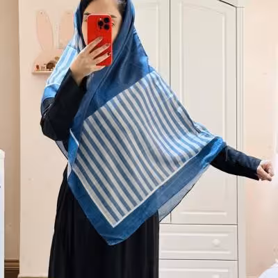 روسری آبی دور دوخت