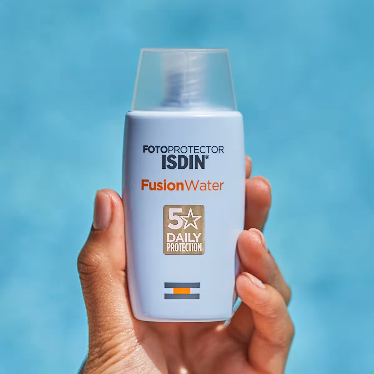 ضد آفتاب فیوژن واتر بی رنگ SPF50 ایزدین