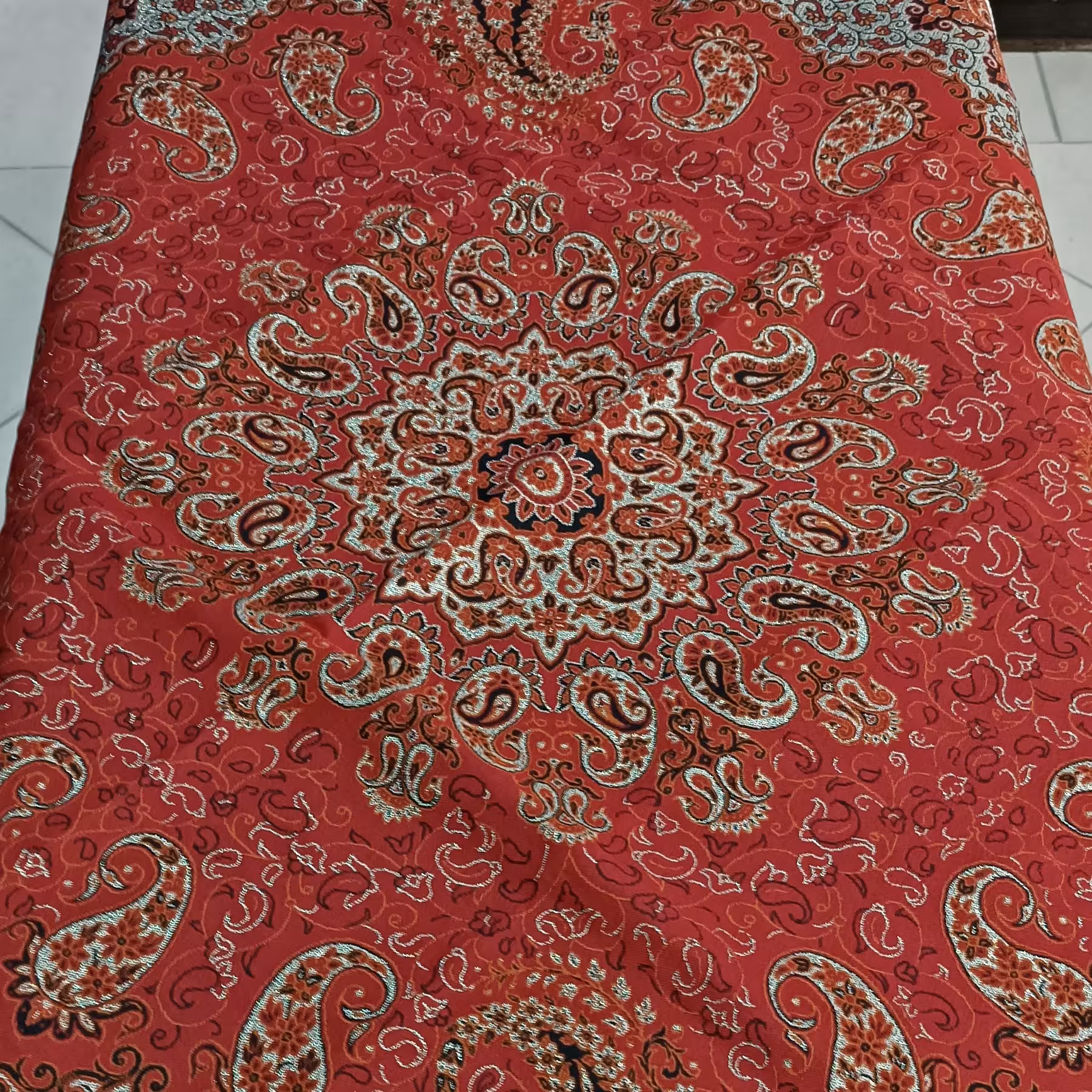 ترمه رنگ قرمز