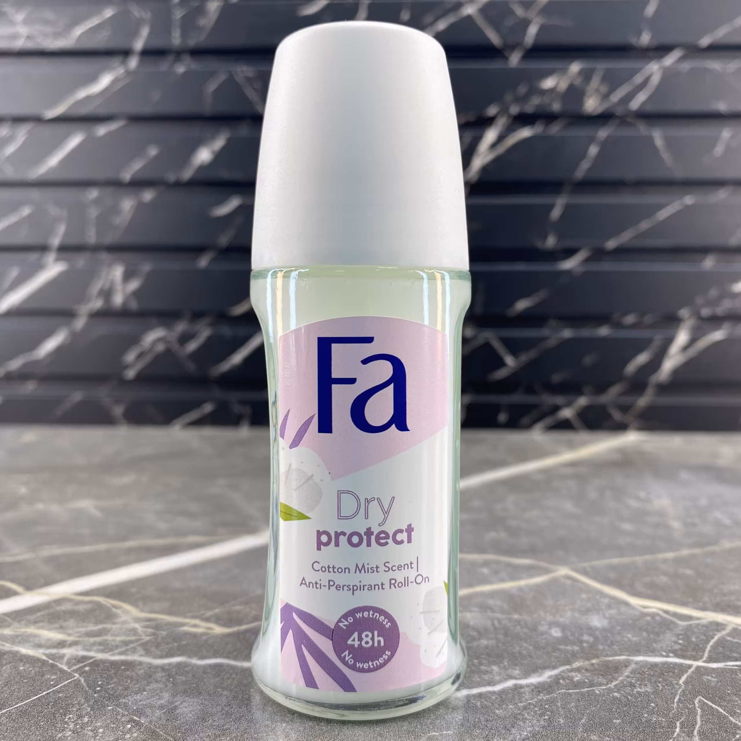 مام رول ضد تعریق زنانه فا Fa مدل Dry Protect حجم 50 میل