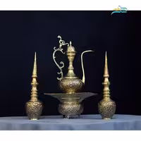 تنگ شاخدار و آفتابه لگن قلم زنی اعلاء برنجی با پوشش کوره ای