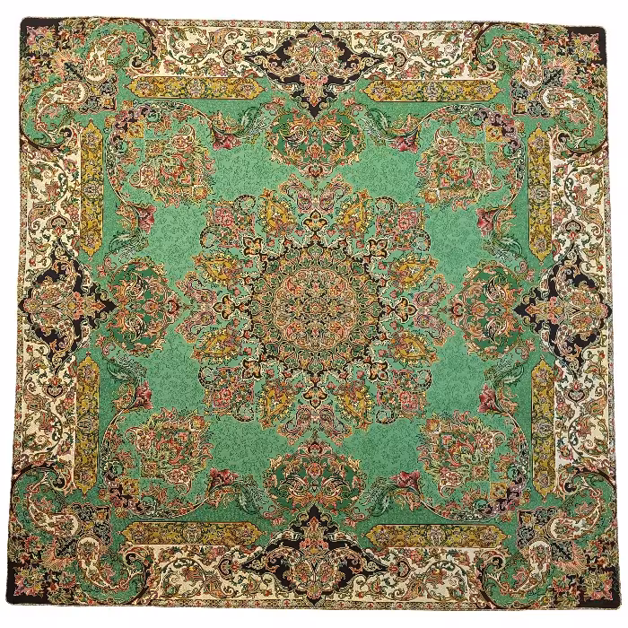 رومیزی مربع ترمه ابریشم کد TRM217 نفیس رنگ سبز کمرنگ آستر سبز لبه مغزی دوزی