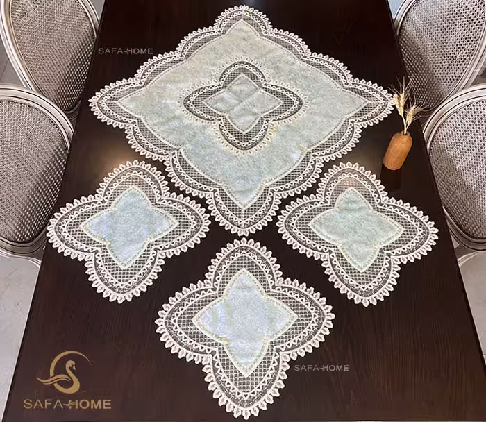 رومیزی گیپور مخمل مروارید دوزی 4 تکه مربع طرح ایپک سبز آبی