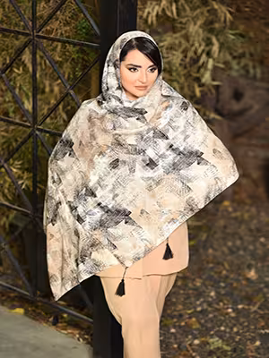 شال نخی شیری پتینه مشکی و کرم طلایی کد SG260