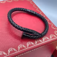 دستبند چرمی میخ کارتیه Cartier
