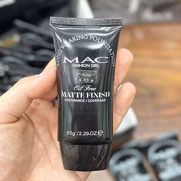 کرم پودر تیوپی  فاقد چربی (اویل فری)   65 گرم