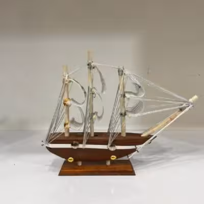 کشتی کوچک چوبی