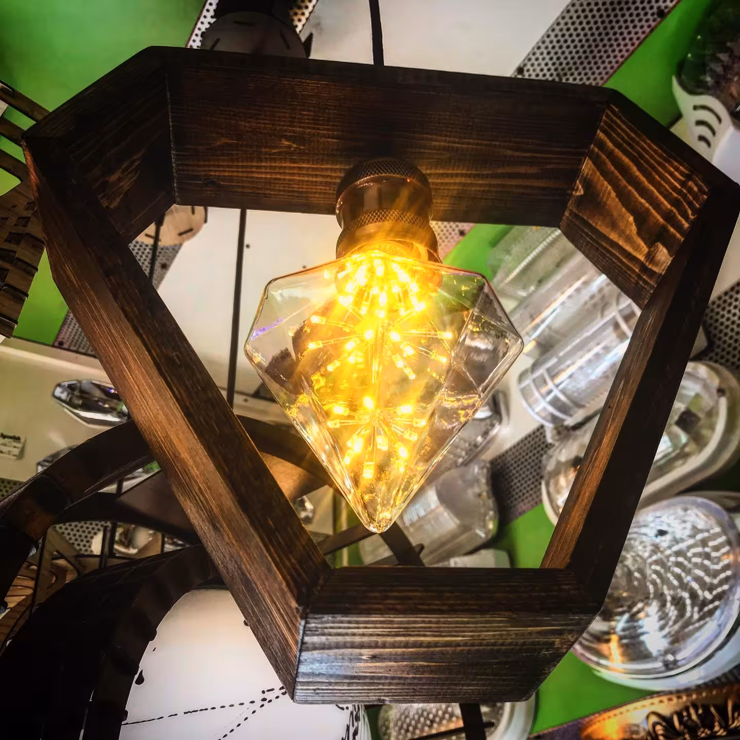 اویز هندسی مثلث چوب