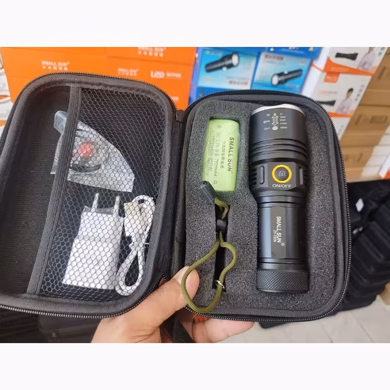 چراغ قوه شارژی اسمال سان تی209