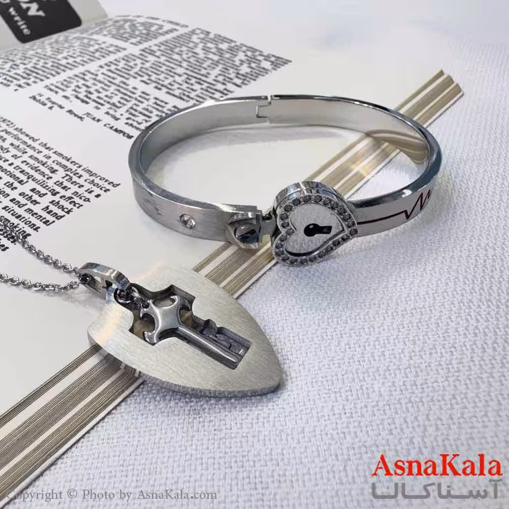 نیم ست زنانه شامل گردنبند و دستبند استیل مدل کلید و قفل کد NIM14620W