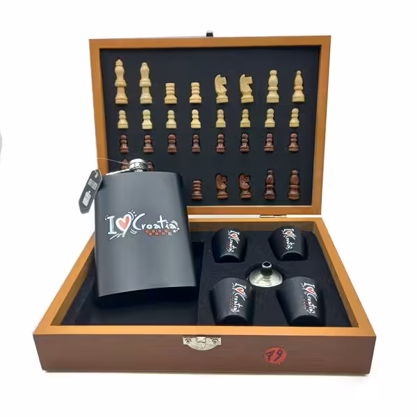 قمقمه جیبی 4شات و جعبه چوبی شطرنج طرح عشق 270cc کد a560554