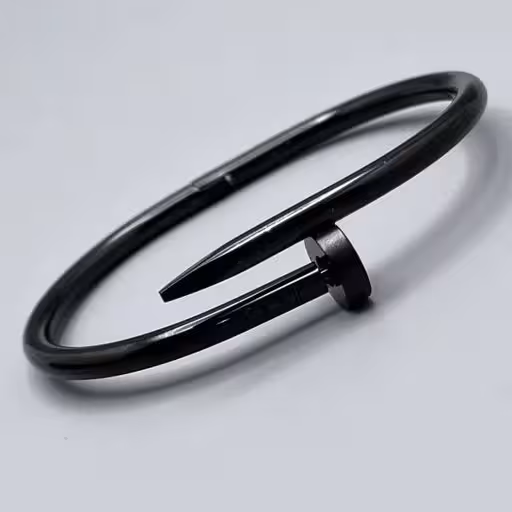 دستبند بنگل میخی استیل کارتیر مشکی