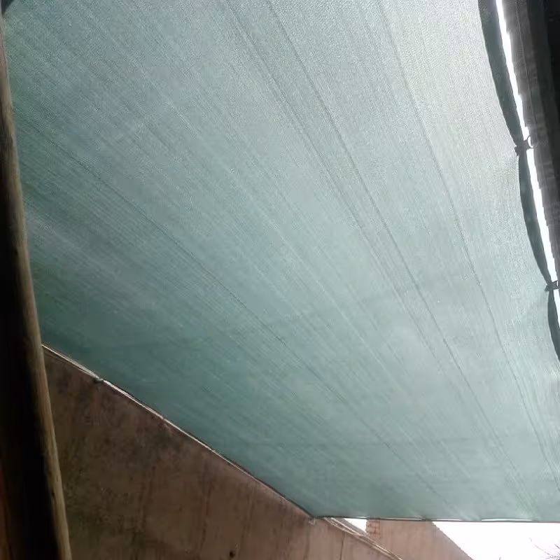 شید سایبان 80درصد 6 در 4 دور دوزی شده همراه با حلقه نصب