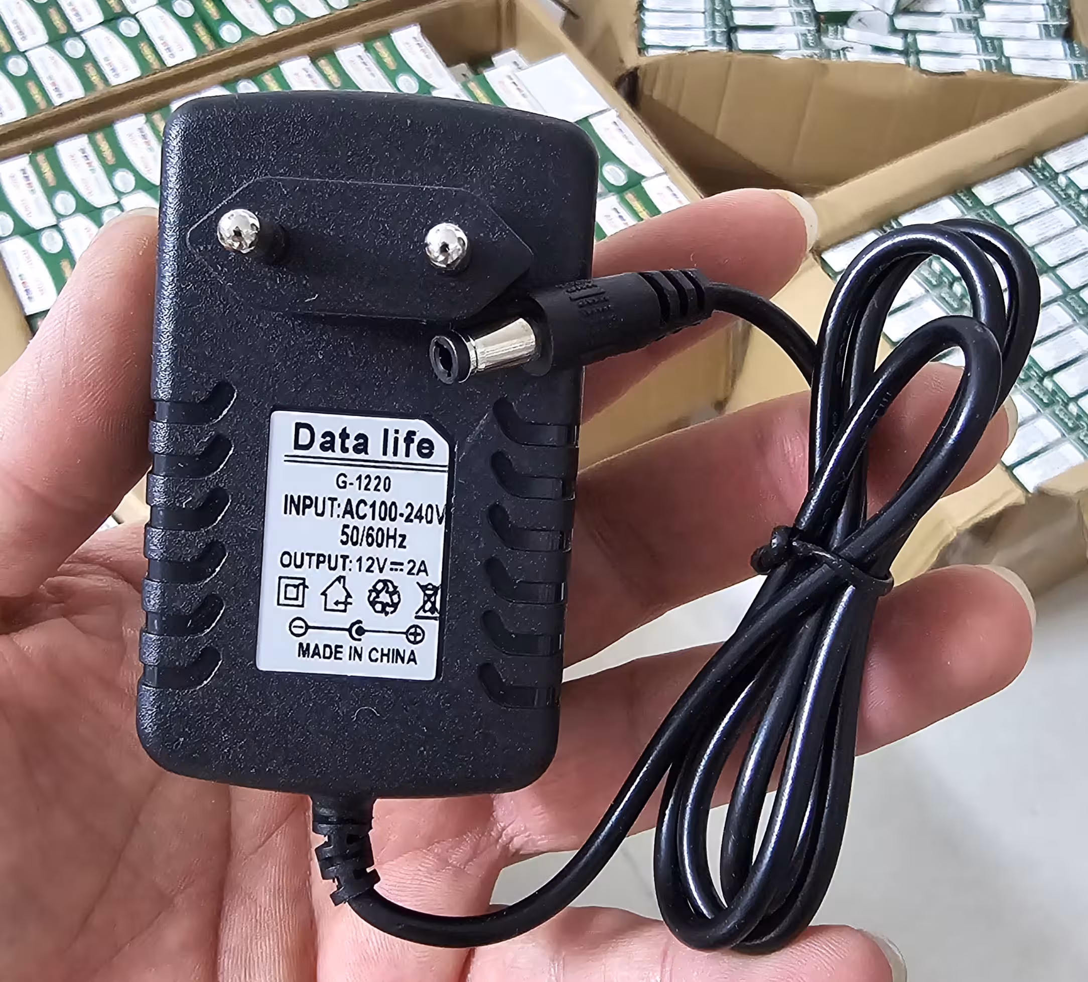 آداپتور 12V2 A آمپر دیتالایف