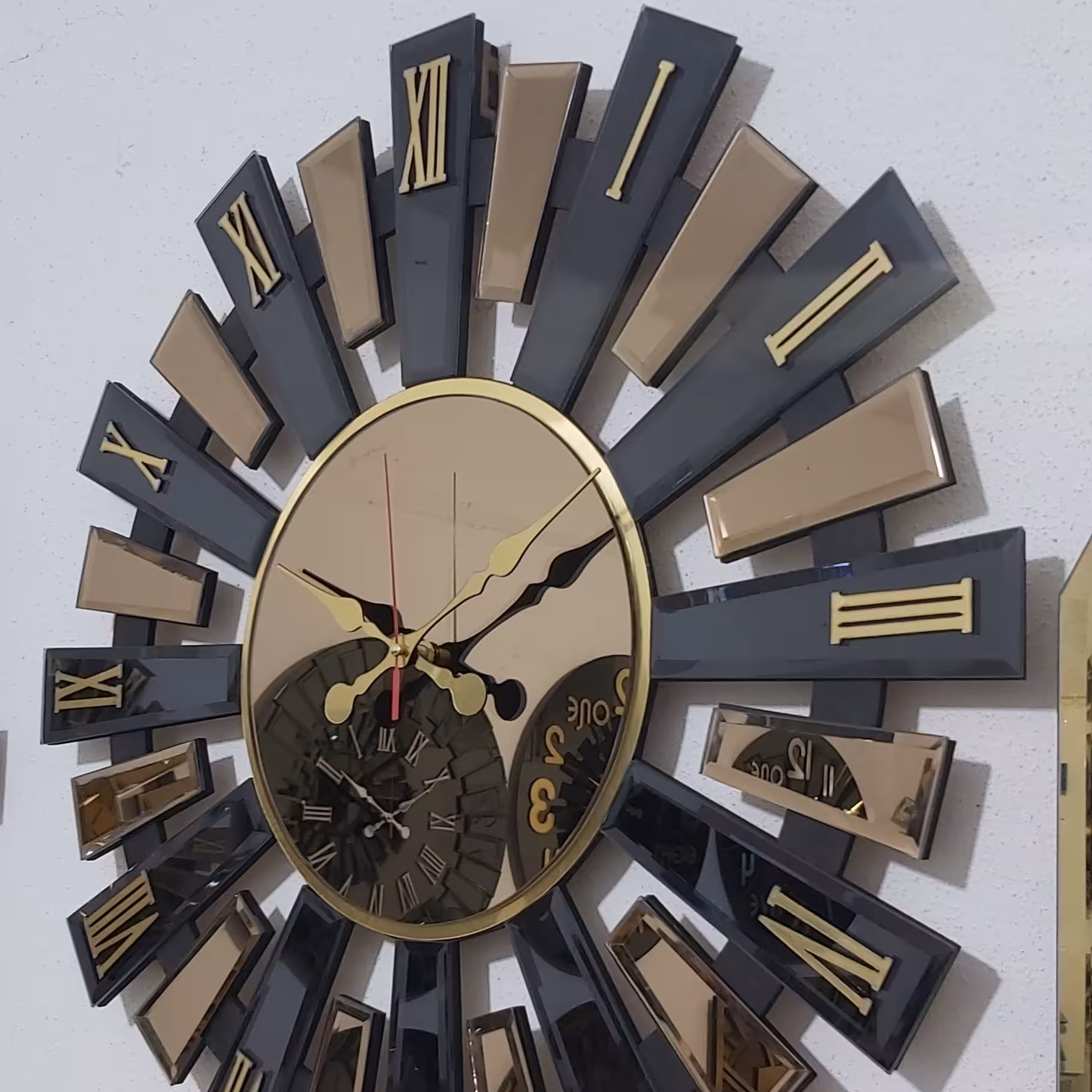 ساعت دیواری آینه ایی طرح Sun