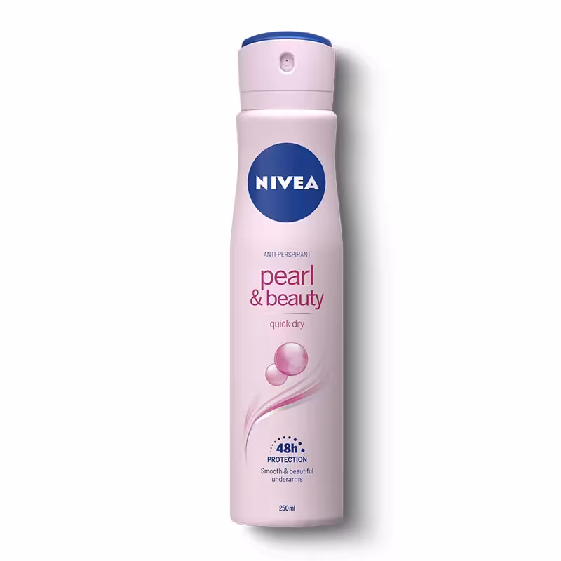 NIVEA Pearl&Beauty women's body spray with a volume of 150 ml