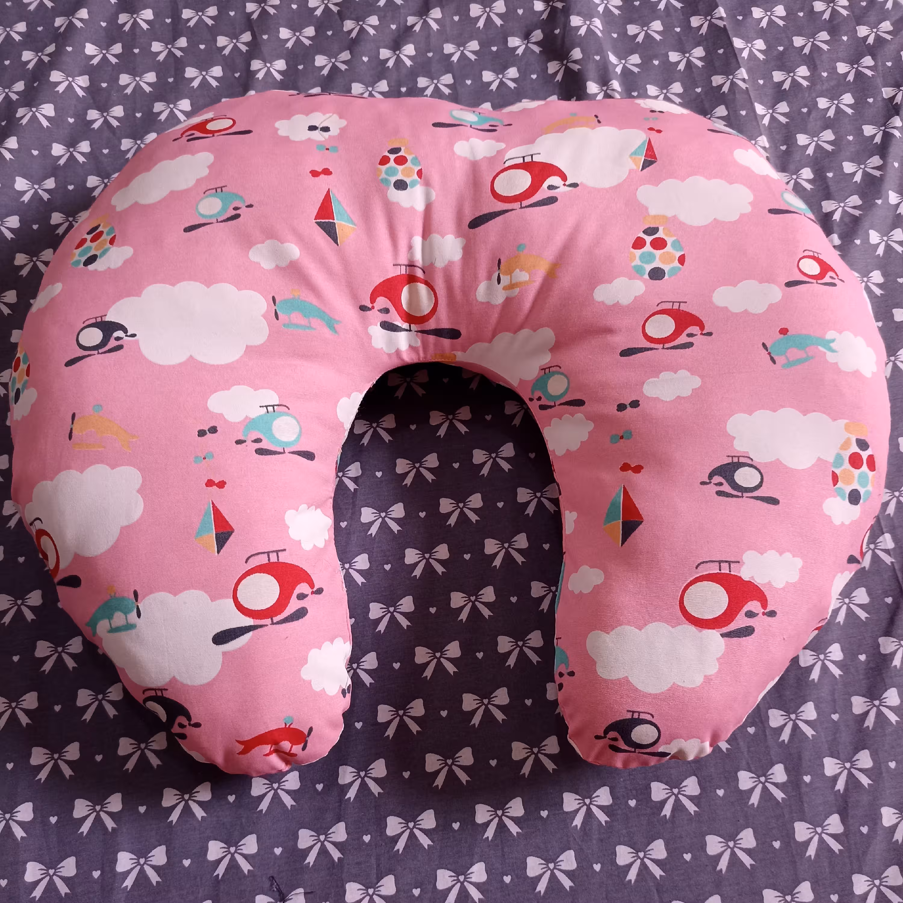 بالشت شیردهی و نشیمن کودک