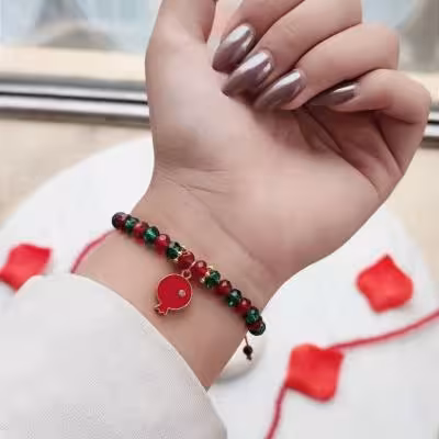 دستبند یلدایی سبز و زرشکی انار