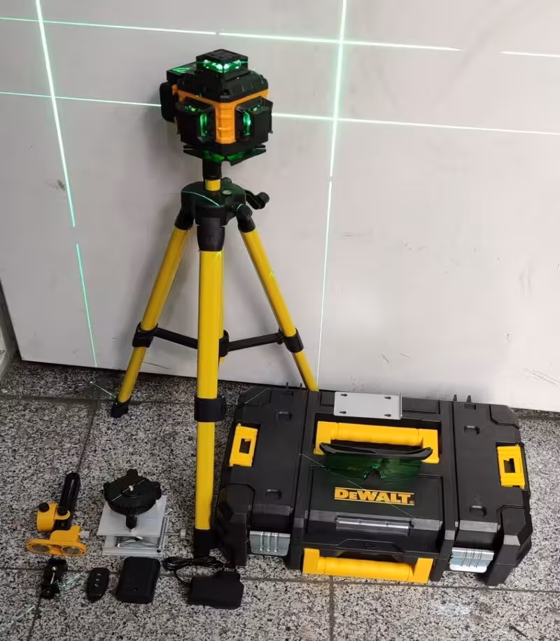 تراز لیزری نور سبز شارژی طرح دیوالت 360 درجه دیجیتال مدل16L