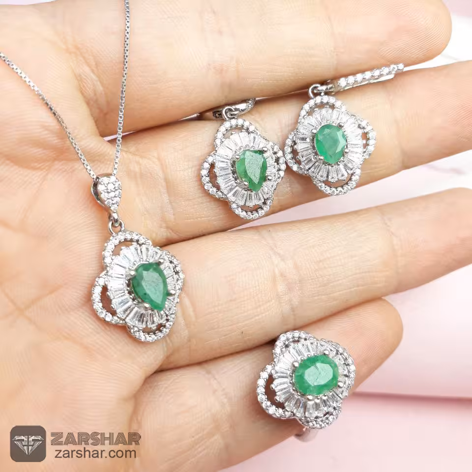 نیم ست نقره زمرد زنانه