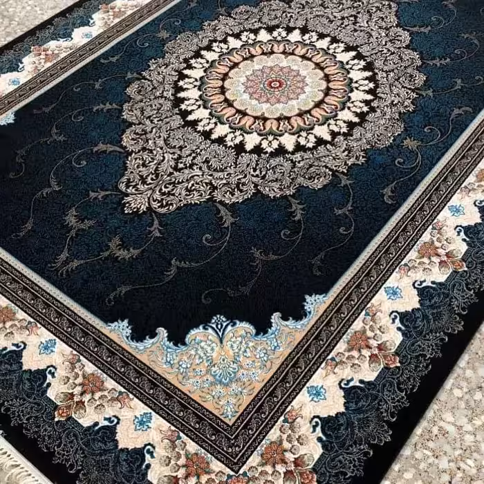 فرش طرح دلاریس، 12 متری، وزن 40 کیلوگرم. رنگ سورمه ای، 