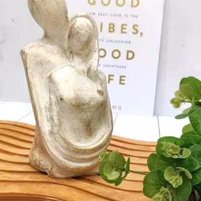 تندیس عشق (رزین)