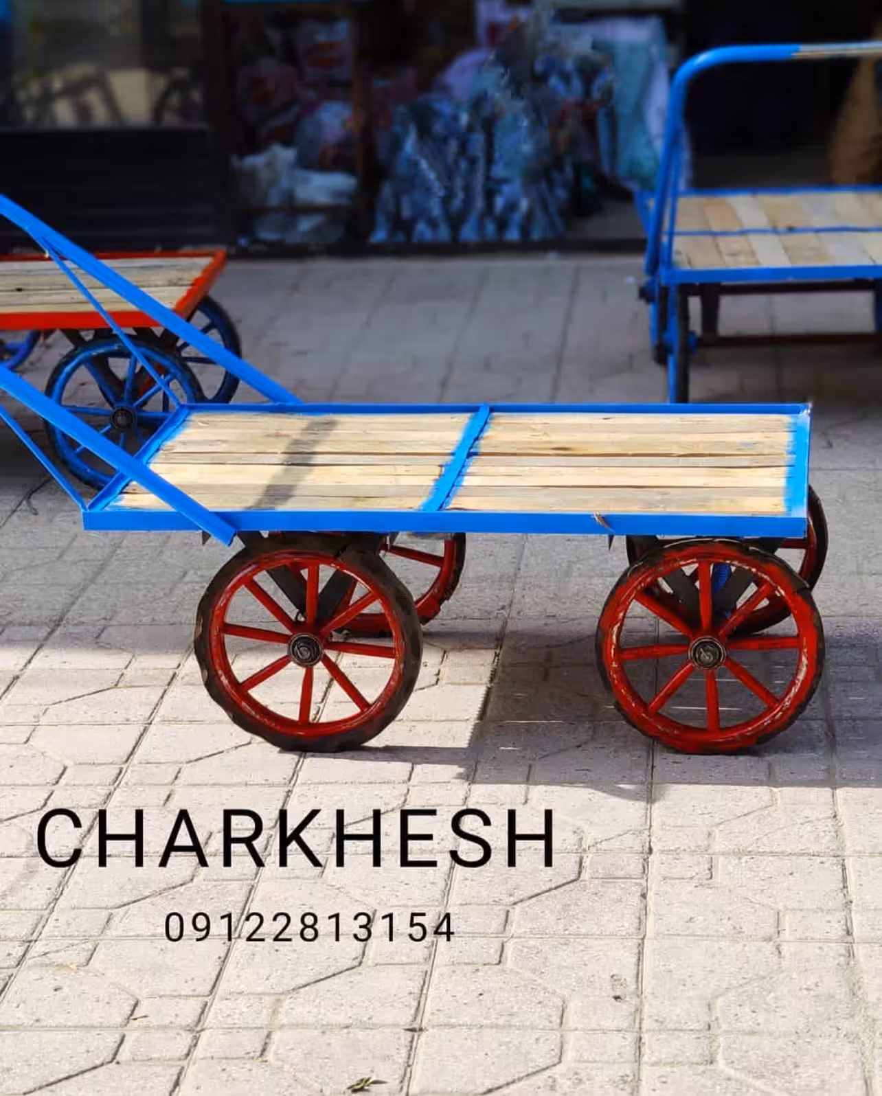 گاری سنتی چهار چرخ قدیمی بزرگ برای حمل بار سنگین