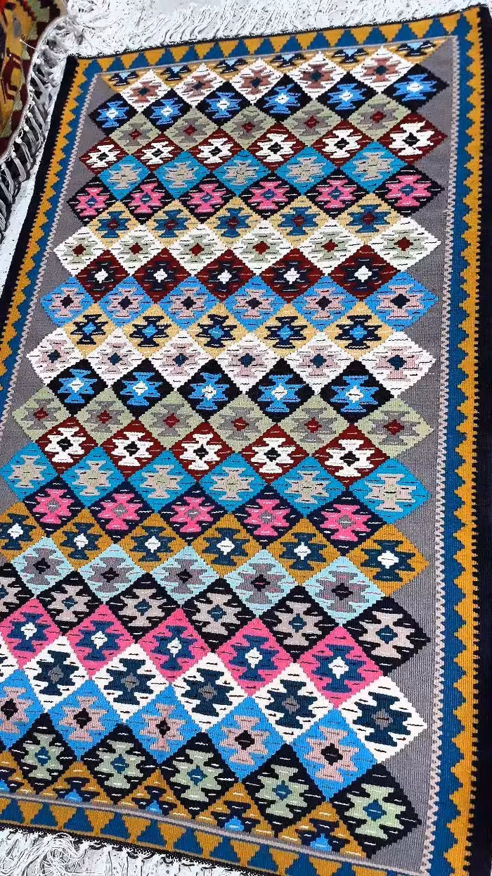 گلیم نخی آکریلیک طرح شیرازی کد 10683