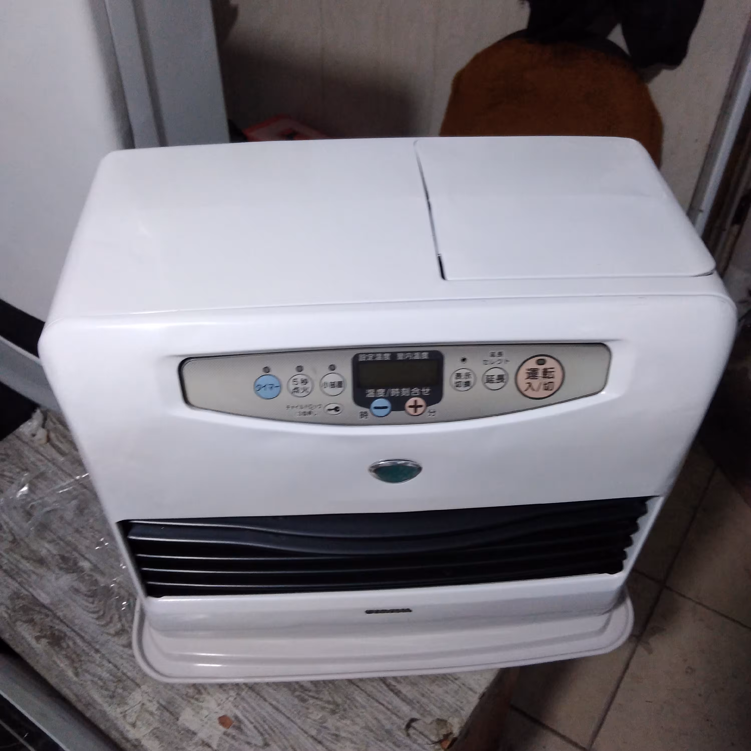 بخاری نفتی برقی ژاپنی جهت گرمایش 70متر محیط، 