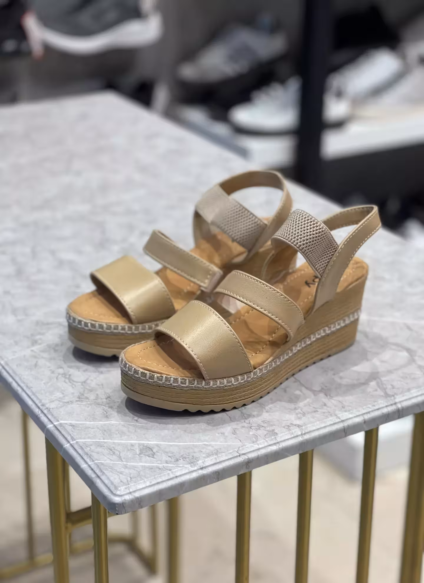 صندل طبی کد ss167 رنگ کرم سایز 38