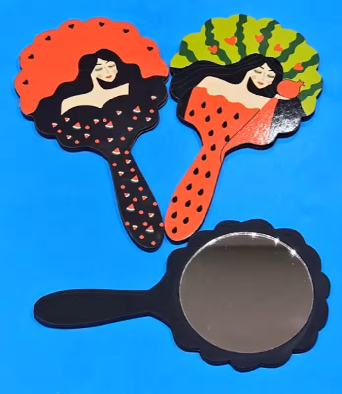 آینه چوبی دسته دار دختر یلدا (پست پیشتاز پس کرایه)