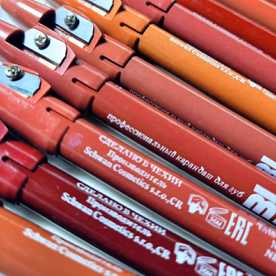 جین 12 تایی رژ مدادی شاین دار