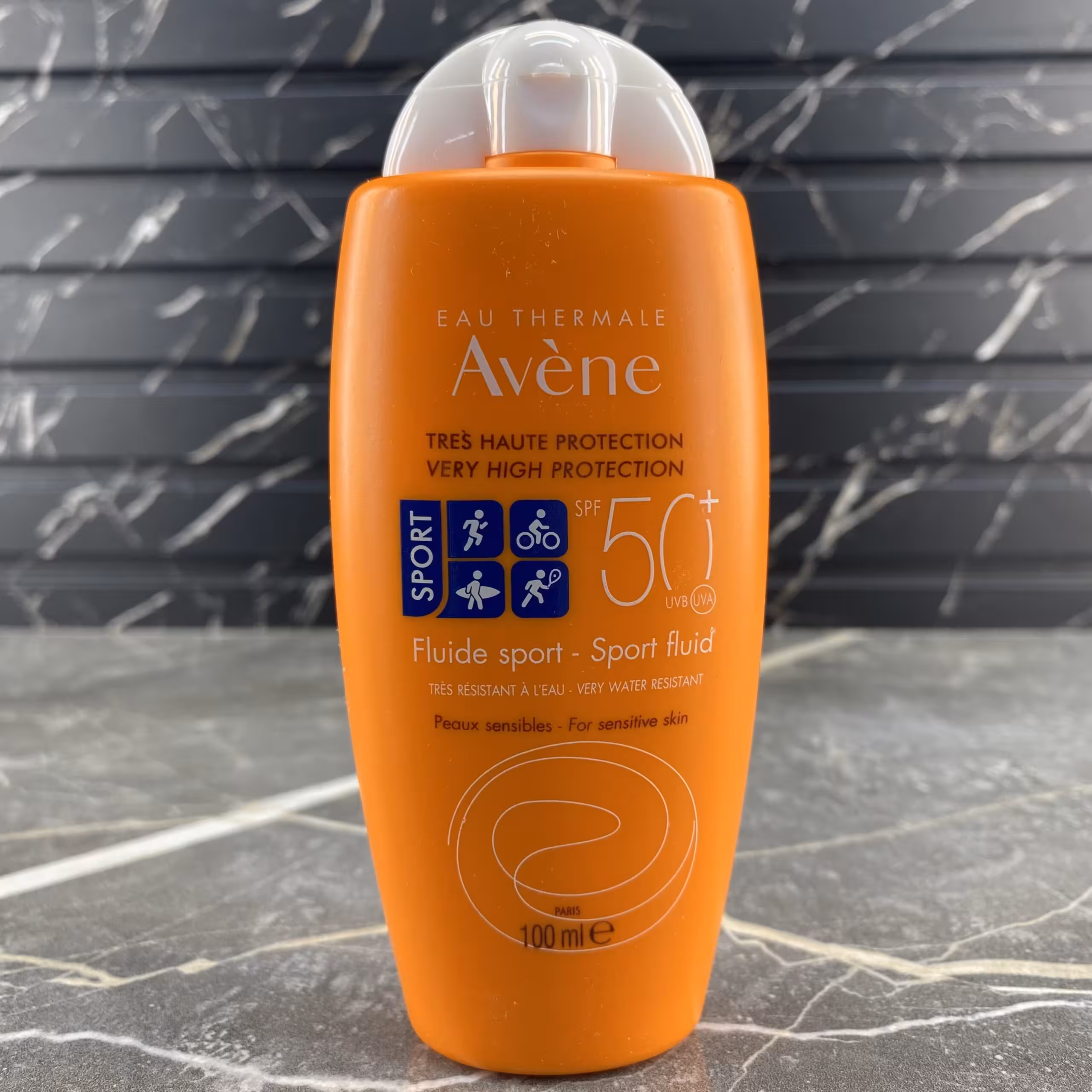 فلوئید ضد آفتاب بدون رنگ اون Avene مدل Sport SPF50 حجم 100 میل