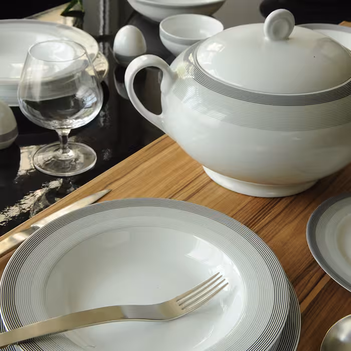 سرویس 102 پارچه 12 نفره طرح سیلورلاینر