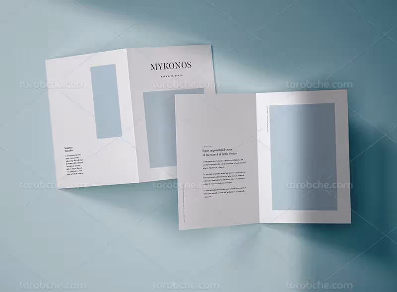 موکاپ بروشور دولت از زاویه بالا | گرافیک با طعم تربچه