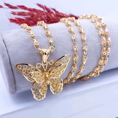 گردنبند  بلند طرح  پروانه