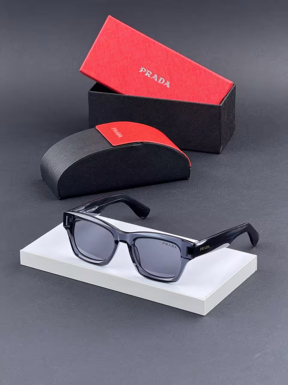 عینک آفتابی پرادا مدل PR1073