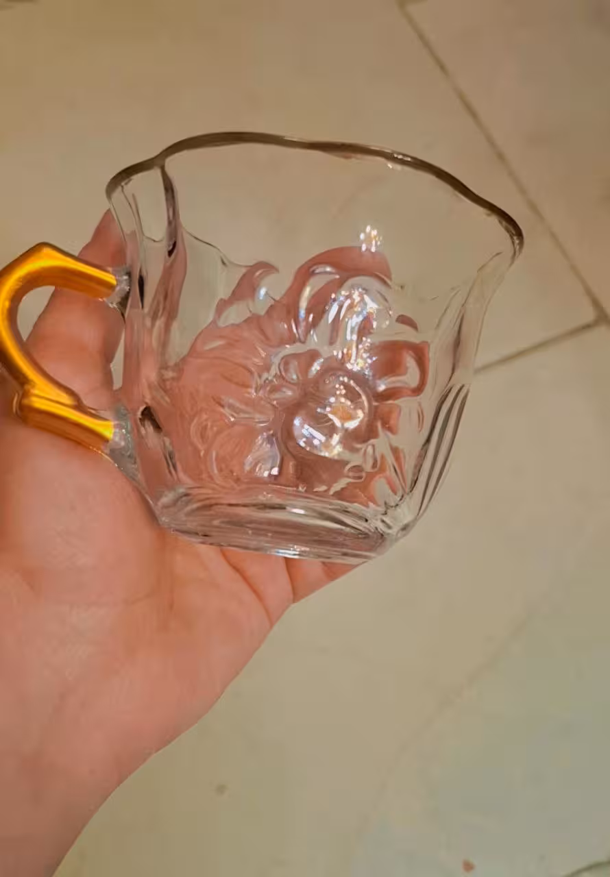 فنجان لب طلا لیا