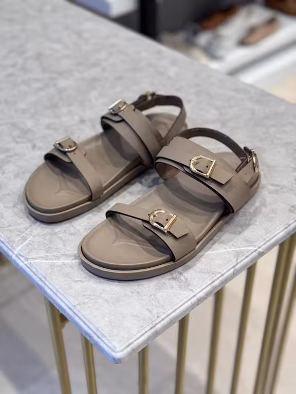 صندل زنانه طبی کد ss190 رنگ طوسی سایز 38