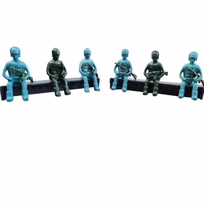 اسباب بازی جنگی مدل کامیون حمل سربازان بسته 24 عددی