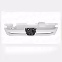 جلو پنجره سفید پژو پرشیا با آرم سام صنعت