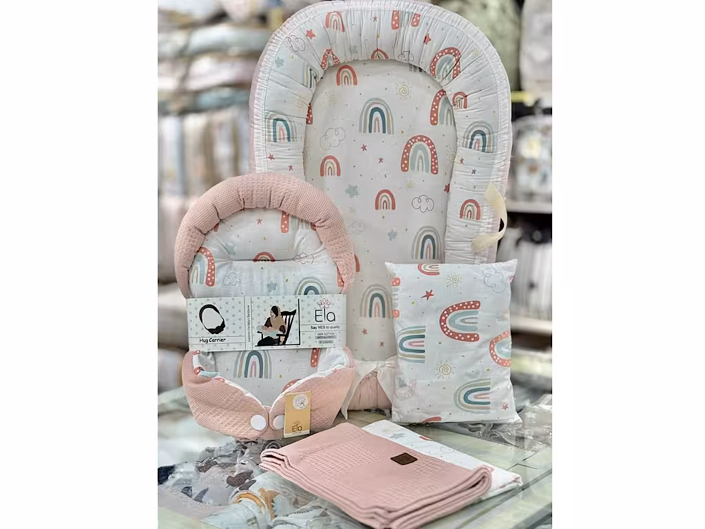 ست تشک لبه دار و آغوشگیر (قنداق سوئیسی) پیکه با بالشت و روانداز و زیرانداز تعویض طرح رنگین کمان آبرنگی صورتی  ELA