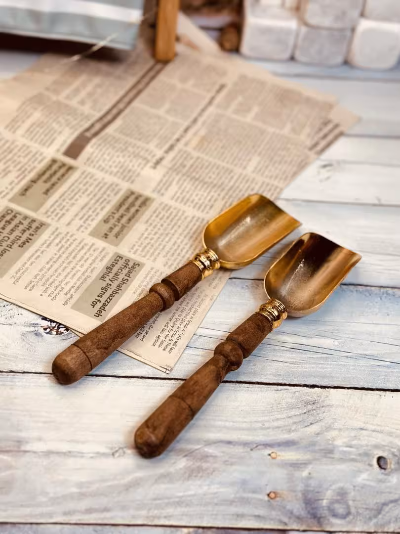 قاشق اجیل دسته چوبی کد 8136