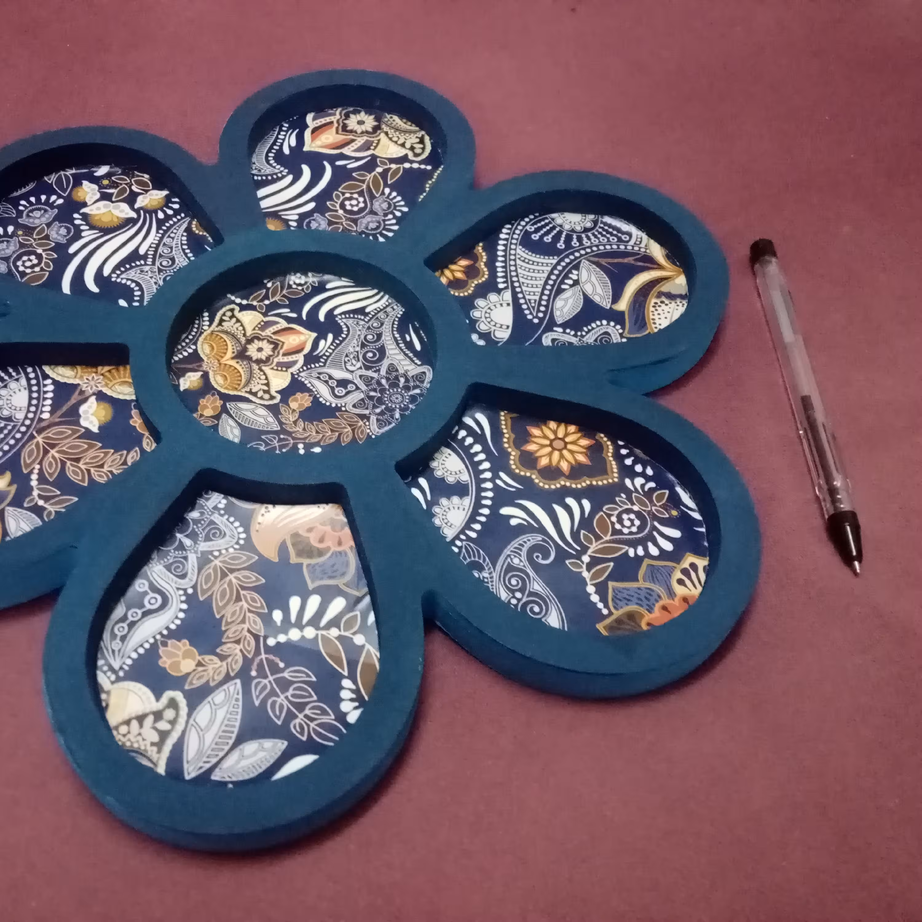 ظرف هفت تکه چوب و رزین طرح گل